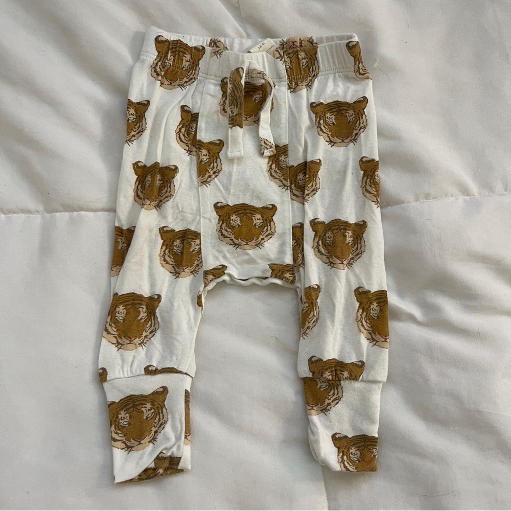 Kate Quinn 3-6M Pants 🐯